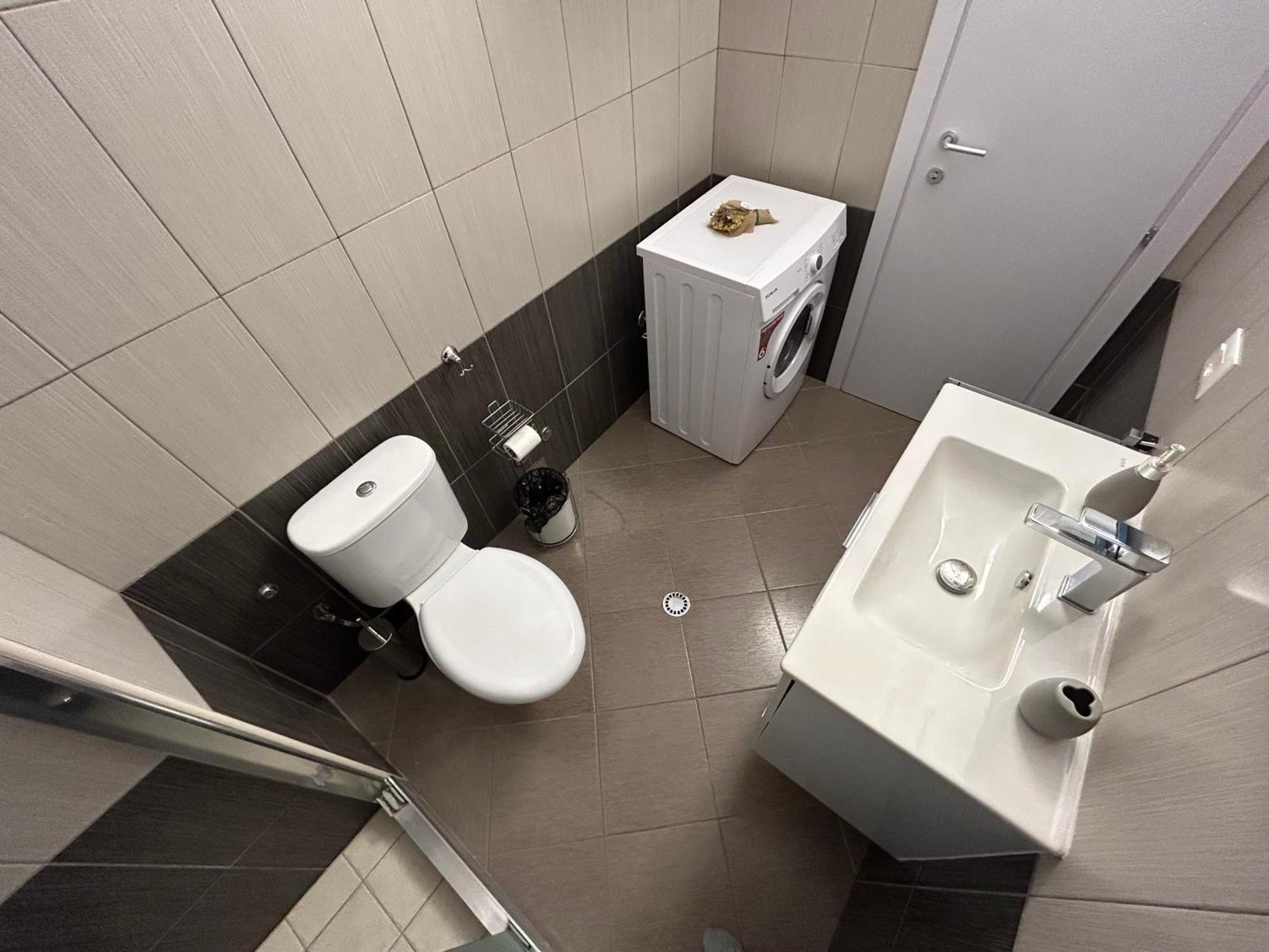 Apartament Pavaresia 669 *